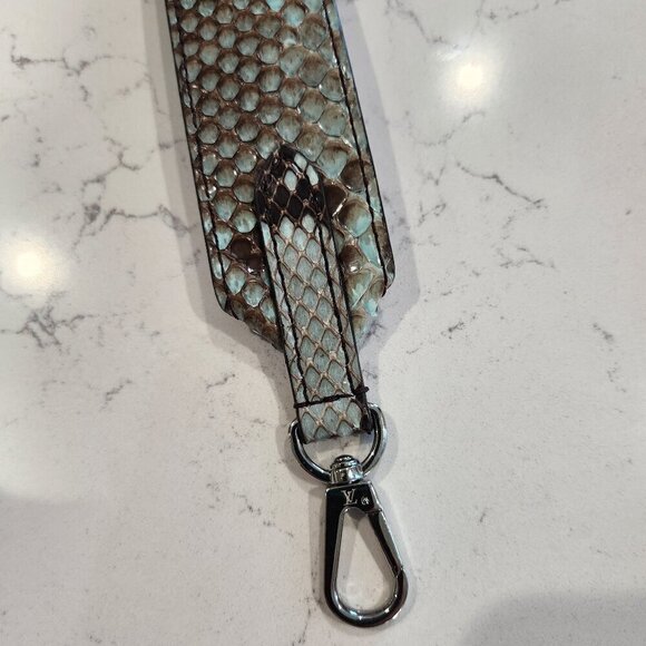 Louis Vuitton Bandoulière Monogram Empreinte, Authentic - Picture 4 of 6
